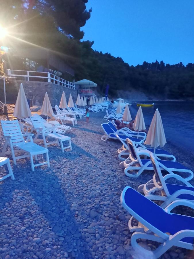 Anika Hotel Sutomore Eksteriør billede